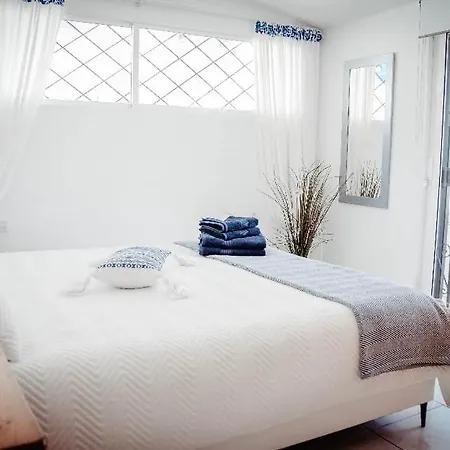 Happy Place, Чайофа